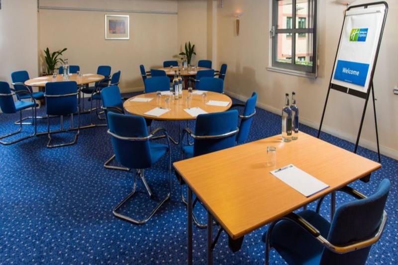 Express London-hammersmith By Ihg Отель Лондон
